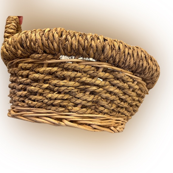 Wooden woven basket - Picture 3 of 11